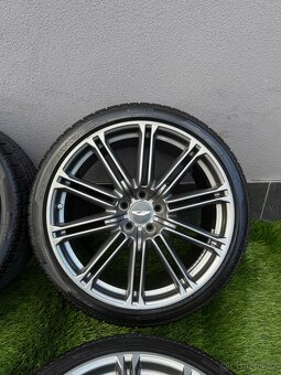 Aston Martin DB9S kola - 4