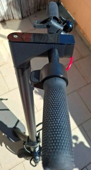 Prodám elektrokoloběžku Sencor S30, TOP stav - 4