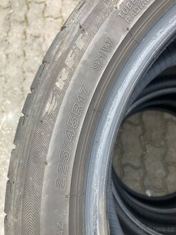 Sada letních pneu Bridgestone 225/45/17, cca 4mm - 4