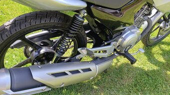 Yamaha YBR 125 pouze 10590 km - 4