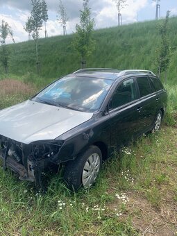 Toyota Avensis - 4