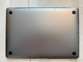 MacBook Air 2019 - 4