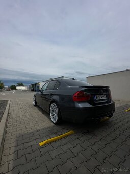 BMW e90 325i manual - 4