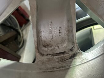 Ford R16 - 4