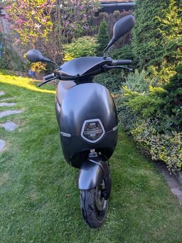 Elektroskútr Ecooter E1 2019 elektrický skútr - 4