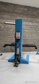 Jednosloupový mobilní zvedák 3500/2500 kg ZÁRUKA - 4