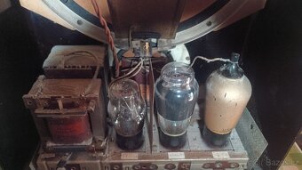 Staré funkční rádio Telefunken 270 po opravně u odborníka. - 4