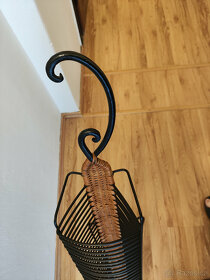 Veliký kovový stojan na 46 ks CD/DVD - 4