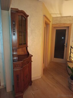 Starožitná rohová skříňka - 4