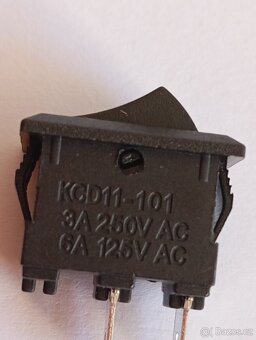 Spínač kolébkový hranatý - 4