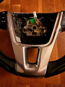 Vyhřívaný volant Volvo XC70 2014 - 4