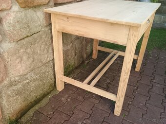 starý stůl s trnoží - 4