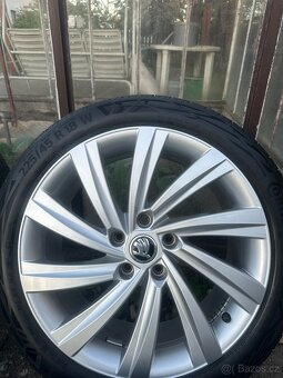 ALU Kola ŠKODA 5x112 R18 PERSEUS ZÁNOVNÍ Pneu 225/45/18 - 4