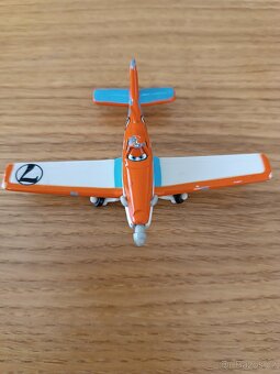 Letadla Pixar z kovu - 4
