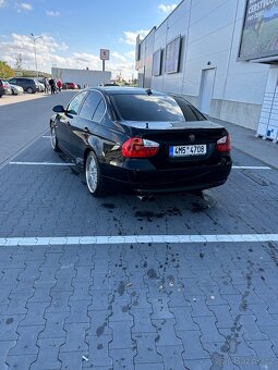 Bmw e90 325i - 4