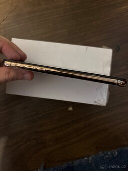 iPhone - 4