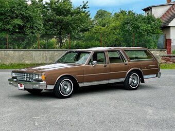 Chevrolet Caprice Classic Wagon - 4