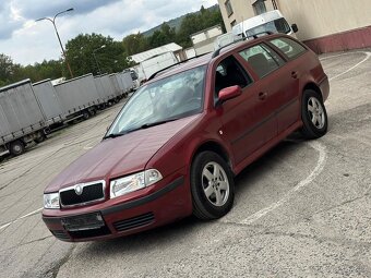 Škoda Octavia 1.6 kombi zavěs - 4