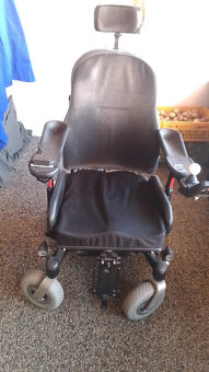 Výborný - rychlý Elektrický invalidní vozík Quickie JIVE R - 4