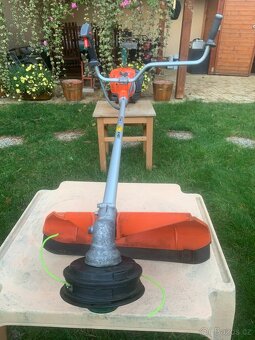 křovinořez Oleo-Mac BT 400 T + dvouramenný popruh profi - 4