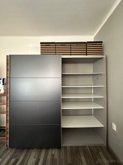 Šatní skříň - 4