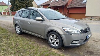 Kia ceed 1.6, 85kW, kombi, 2010 - 4