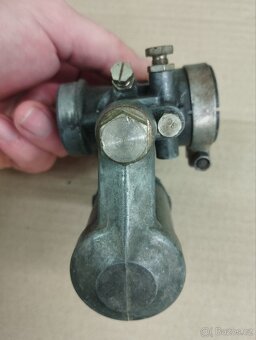 JIKOV ČERNÝ 2424b - 4