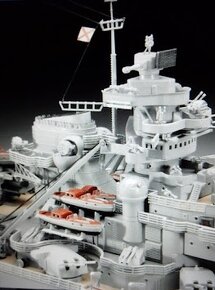 MODEL LODĚ BISMARCK REVELL 1:350 KE SLEPENÍ - 4