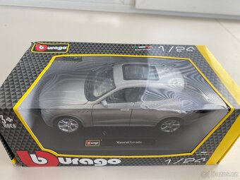 Modely 1:24 Bburago Rastar Ferrari, Range Rover maserati - 4