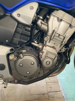 Honda hornet 900f - 4