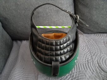 Retro stará helma kokoska, žalud, - 4