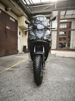 Aprilia SR GT 125 - 4