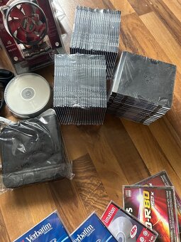 IT harampádí - kabely, chladiče, DVD, pouzdra, obaly.. - 4