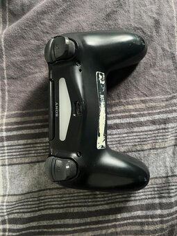 PlayStation 4 Pro 1 TB + ovladač - 4