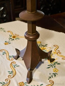 Monumentální párové neogotické bronzové svícny – výška 100 c - 4