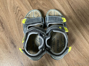 Dětské sandály Primigi vel. 32, ale je menší - 4