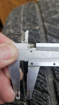 Gripmax SuperGrip Pro 225/40R19 - 4