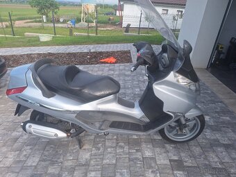 Piaggio x8 200 - 4