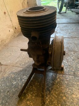 Motor Jawa 250 special - 4