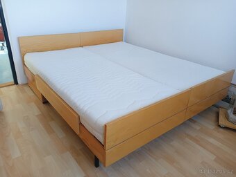 Skříň,toaletka, noční stolek,postele - 4