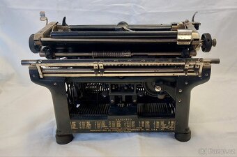 Starožitný psací stroj - 4