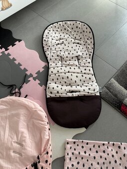 Příslušenství do kočárku, podložka, fusak, deka - 4