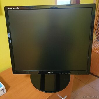 Monitor LG - 4