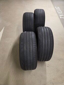 Michelin 235/45 R18 - 4