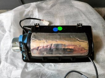 BMW E87 monitor navigace - vadné sklápění - 4