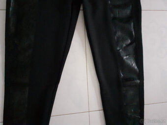 Dvoje nové elastické kalhotové legíny sytě černé - 4