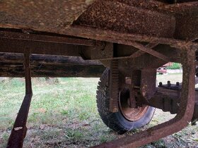 Prodám vlek za traktor 3t , sklápění na kliku. - 4