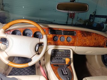 Jaguar XK8 - 4