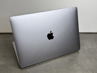 Macbook Air 13" 2020 / I5 / 8GB / 256GB / Space Gray - 4
