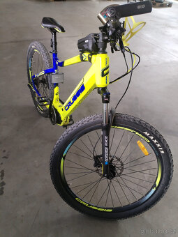 CRUSSIS E-LARGO 7.6 - 4